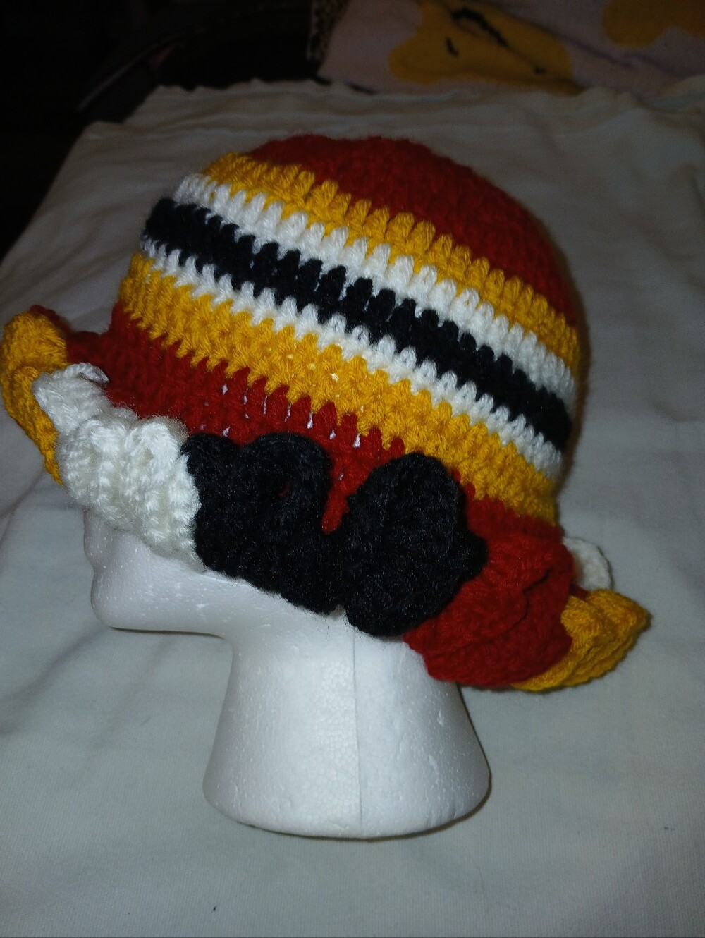 NWT Handcrafted W. Commanders Crochet Ruffle Hat. - Picture 6 of 8